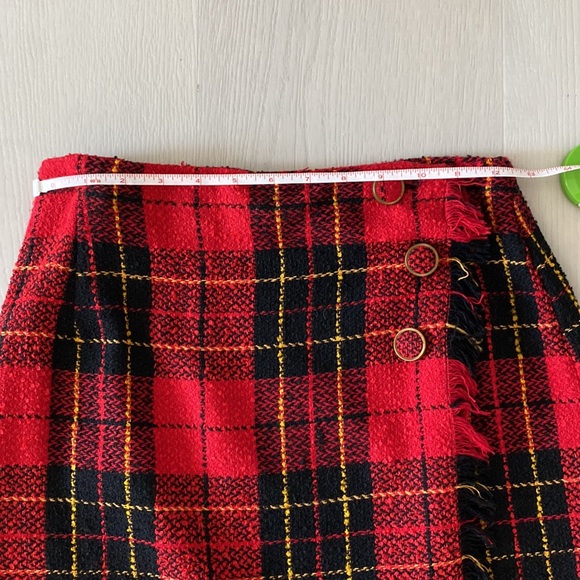 Vintage red quilt wrap skirt  size 9– although waist measures 26-27 - Picture 5 of 6